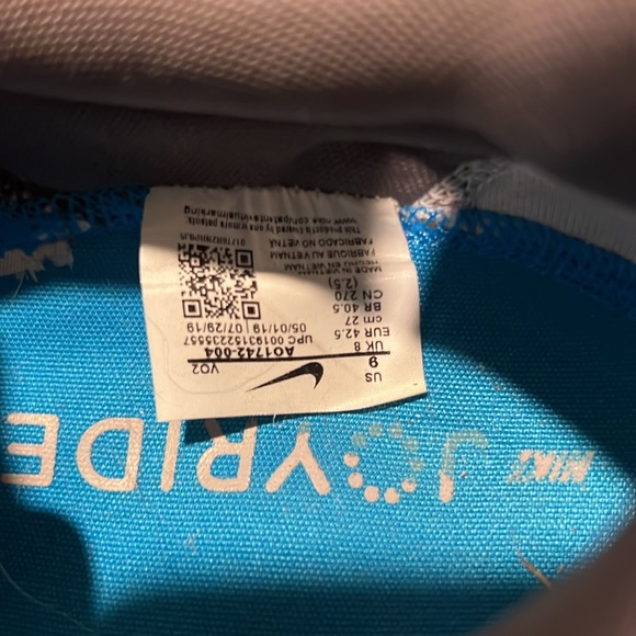 Men’s Nikes size 9. Worn a couple times. - Picture 3 of 5